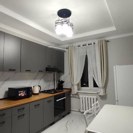 Apartment In Street Toktogula 77 Bishkek Exterior foto