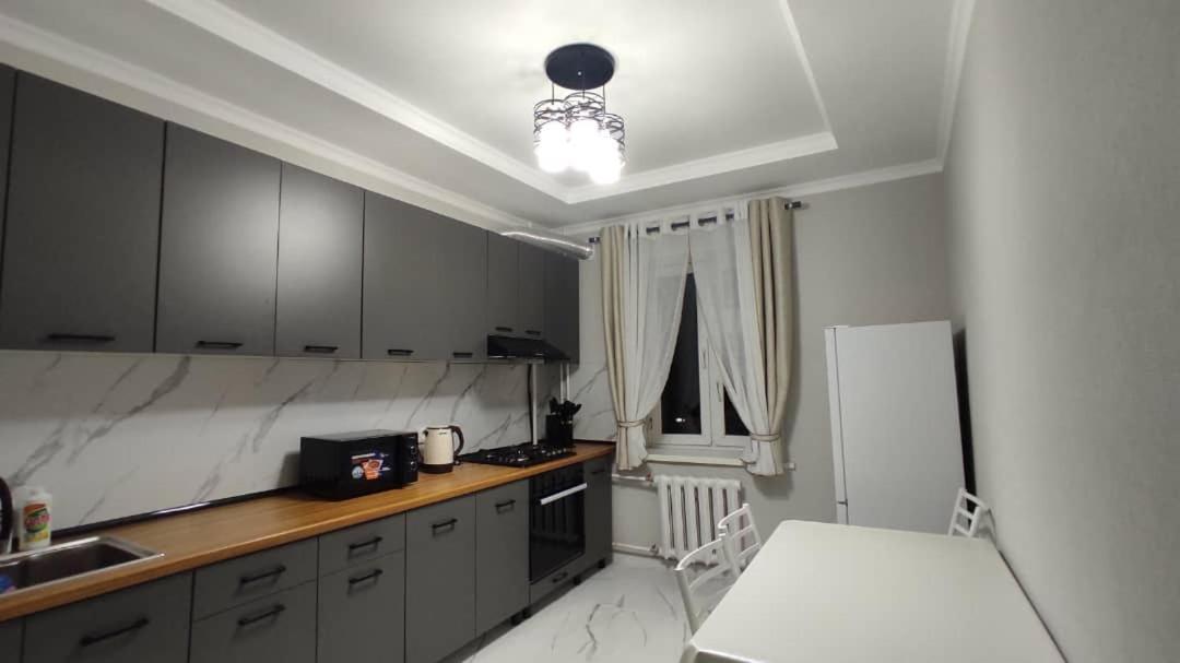 Apartment In Street Toktogula 77 Bishkek Exterior foto