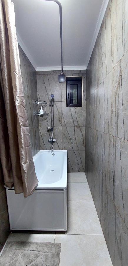 Apartment In Street Toktogula 77 Bishkek Exterior foto